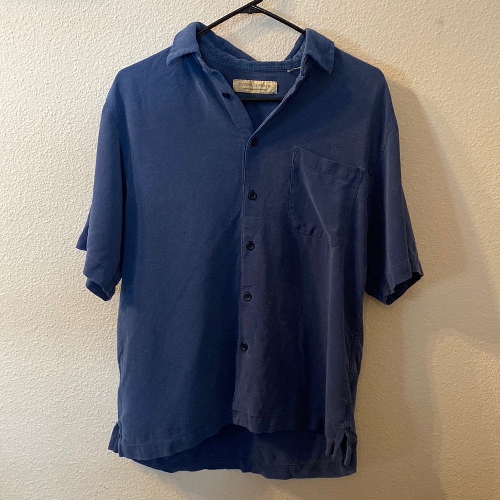Island Republic button down shirt size large